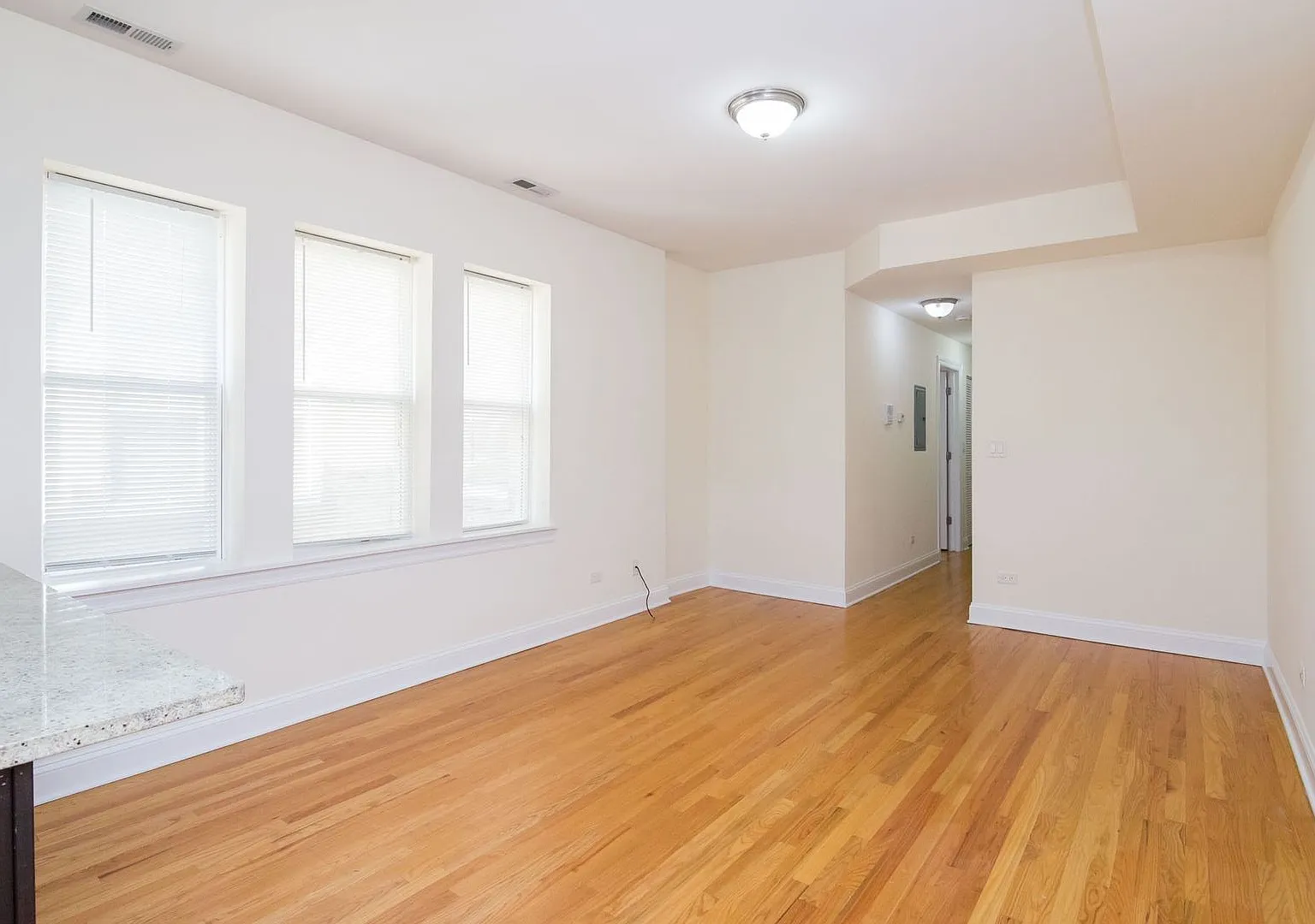 Arthur Apartments — Photo 1
