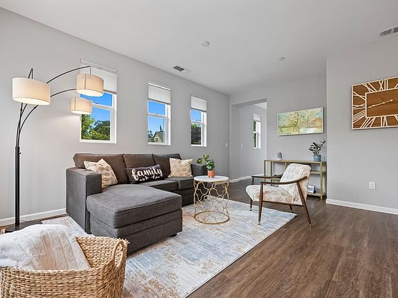4th image of 57 Briar Bush Way