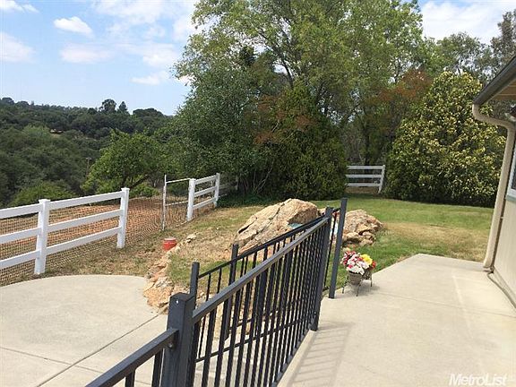 4th image of 1820 Thistle Ln
