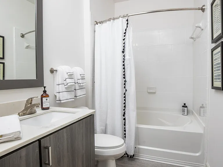 Legacy Mount Pleasant Apartments — Photo 18