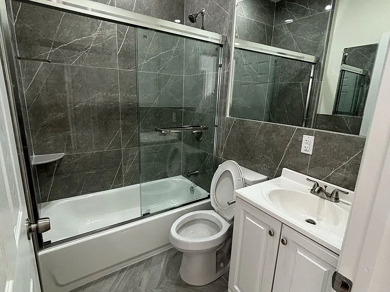 24820 Jericho Tpke #2B — Photo 10