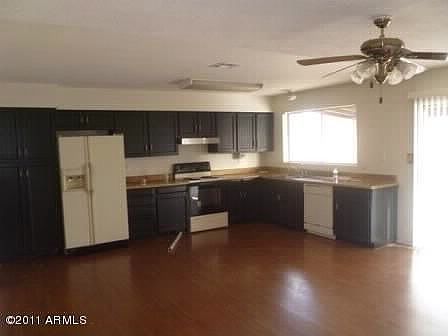 2nd image of 2261 E Glade Ave