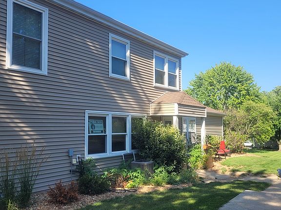 2nd image of 200 Foxhill Ct Unit B