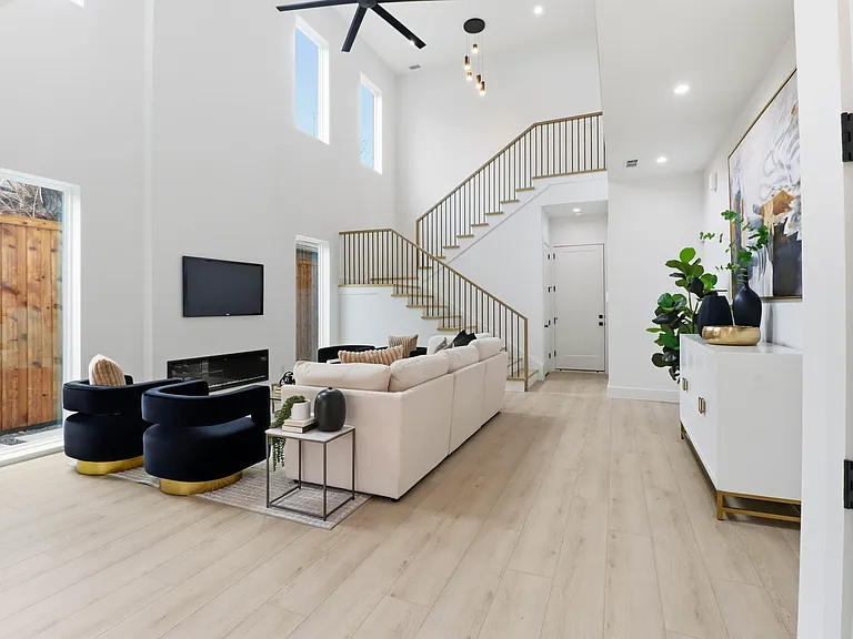 626 Wayne St — Photo 8