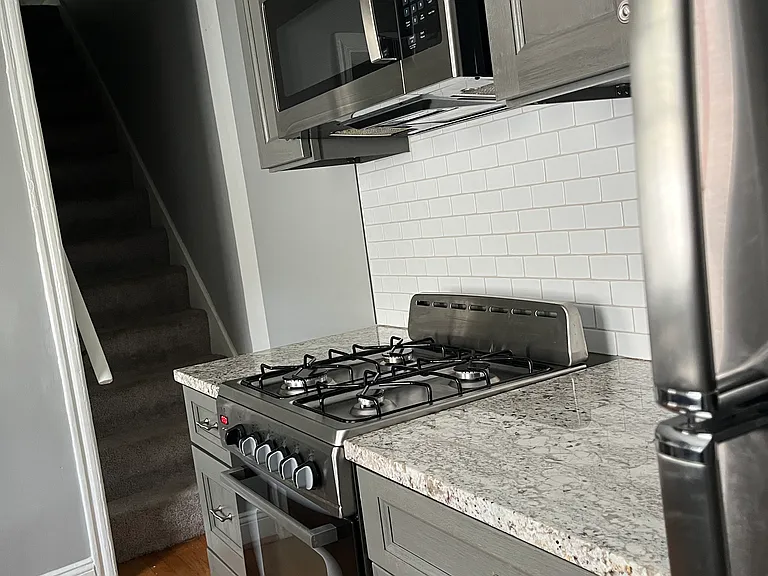 465 W South St — Photo 7