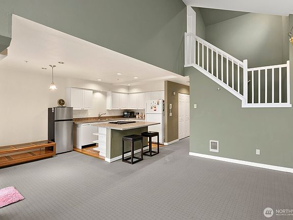 4th image of 6100 NE 181st Street #7