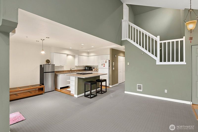 4th image of 6100 NE 181st Street #7
