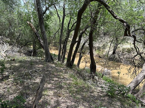 4th image of 330 County Road 412