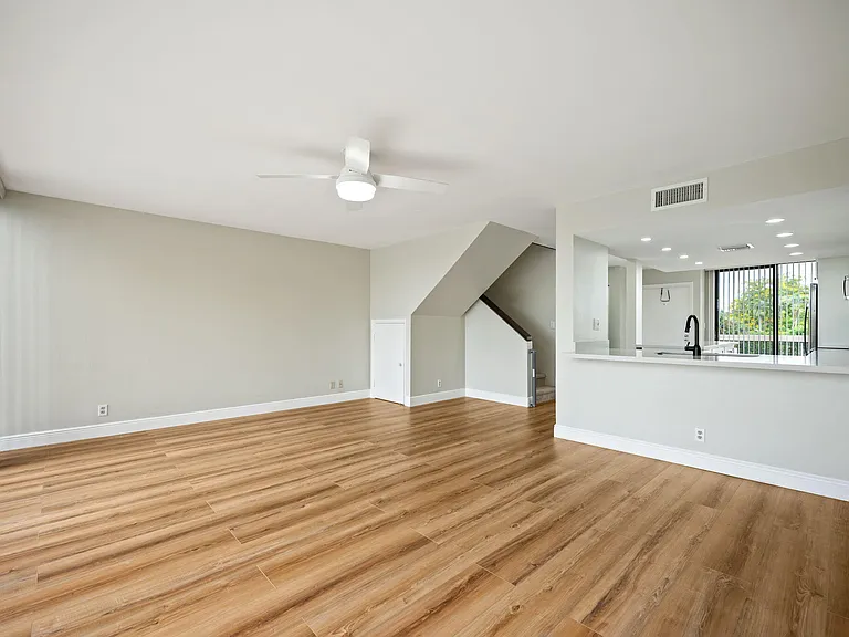 2800 SW 87th Ave #1111 — Photo 6