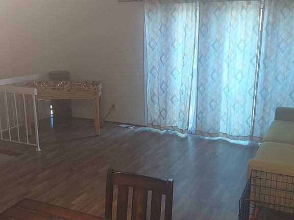 3rd image of 452 Skokie Ln