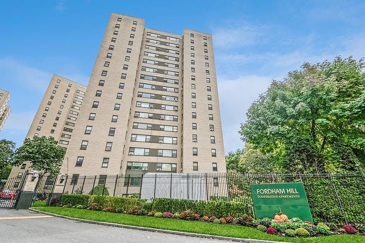 1st image of 9 Fordham Hill Oval APT 4
