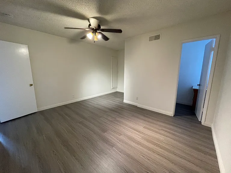 212 N Pasadena Ave #212 — Photo 14