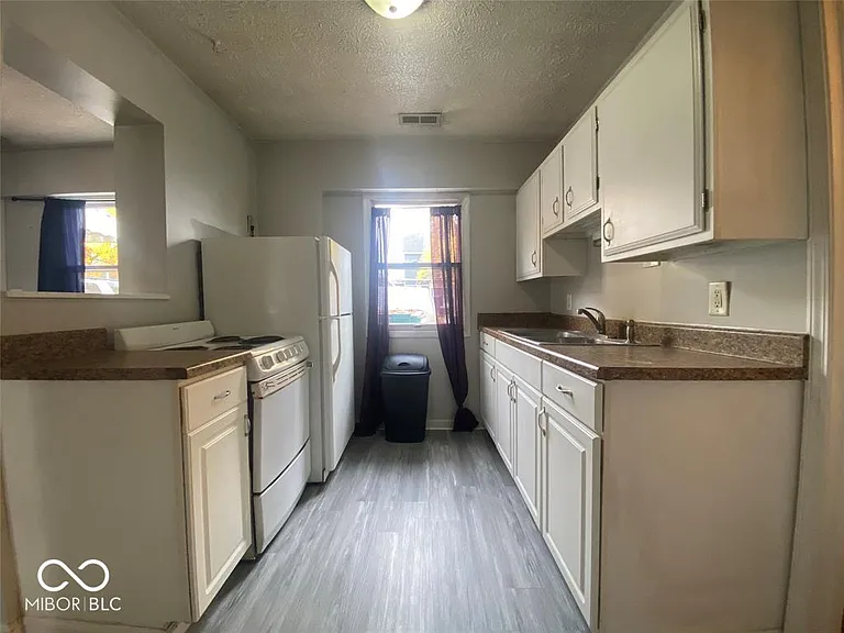 205 Baronne St — Photo 7