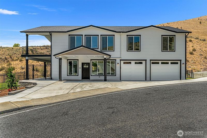 2nd image of 9971 Saska Way