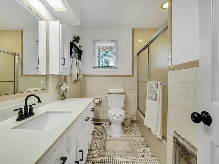 106 Litton Hts — Photo 33