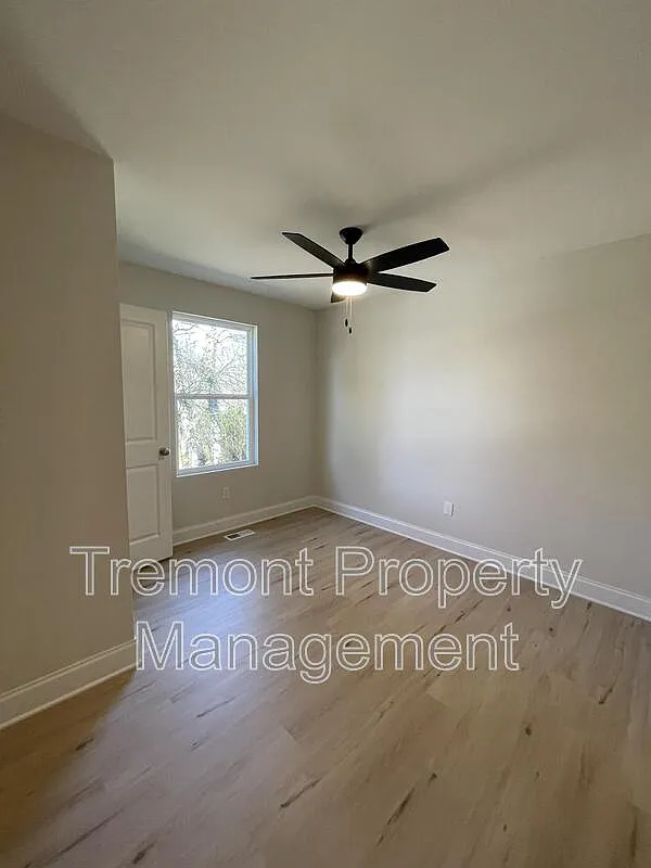 4 bed, 2.0 bath, 1350 sqft, $1,999 — Photo 4