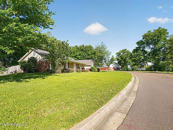2nd image of 147 Sunnycrest Dr