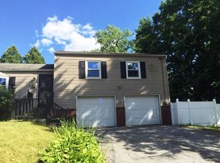 71 Cornwall St, Springfield, MA 01104