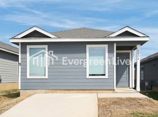 6654 Coquina Cv, Elmendorf, TX 78112