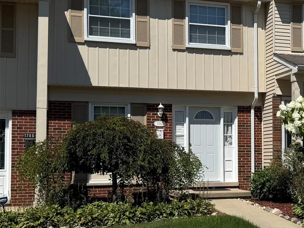 1764 Brentwood Dr, Troy, MI 48098