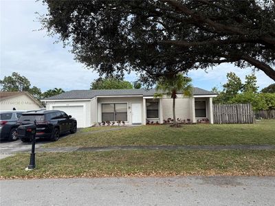 8631 NW 8th St, Pembroke Pines, FL, 33024