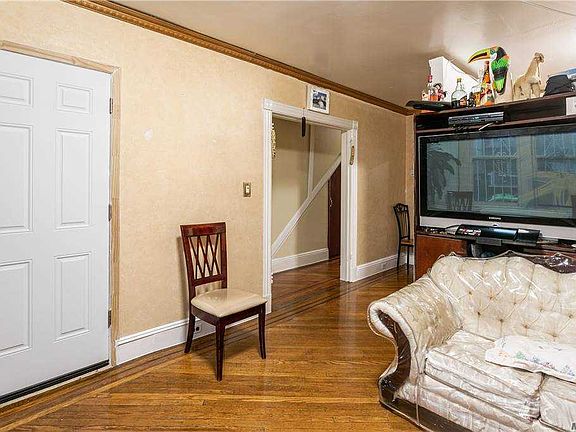 3rd image of 91-12 82nd St