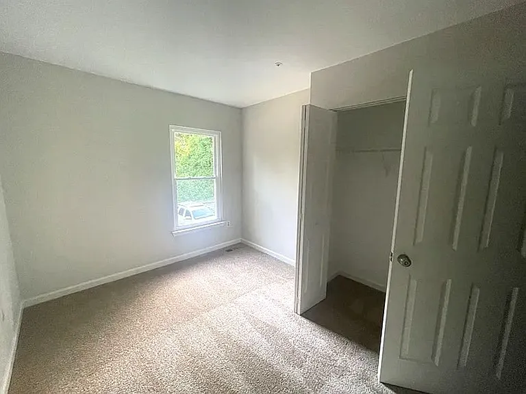 116 S Rock Glen Rd — Photo 5
