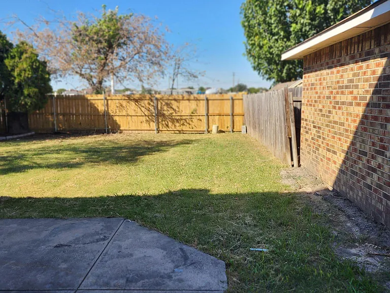 826 Springwood Dr — Photo 24