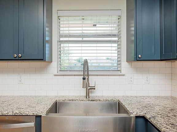 4th image of 15110 Faircrest Dr