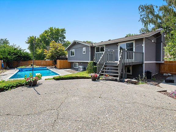 3rd image of 1448 Rimrock Ave