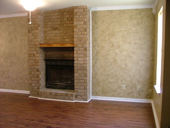 3rd image of 1811 Cedarhill Dr APT A