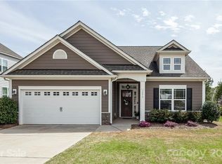 7373 Adirondack Dr, Denver, NC 28037
