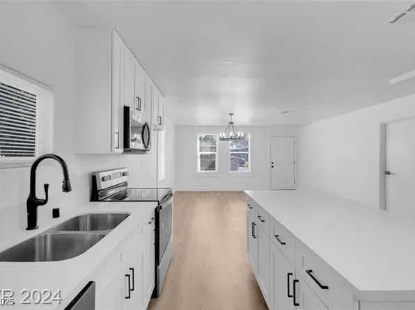 3049 Cedar St, Las Vegas, NV 89104