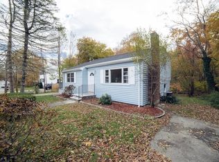 21 Woodlawn Rd, Randolph, MA 02368