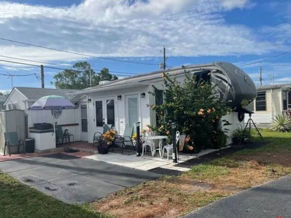 6149 Coach House Cir