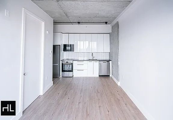 2nd image of 815 Flatbush Ave #412