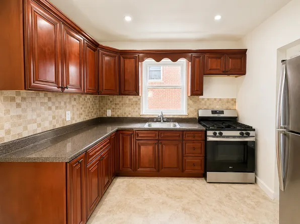 1054 Lydig Ave, Bronx, NY