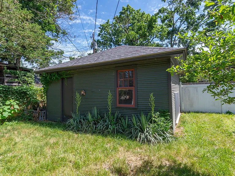 1106 Woodward Ave — Photo 35