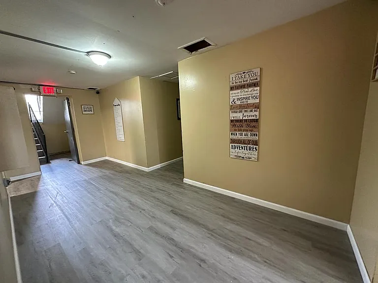 Sunrise Place Apartments — Photo 13