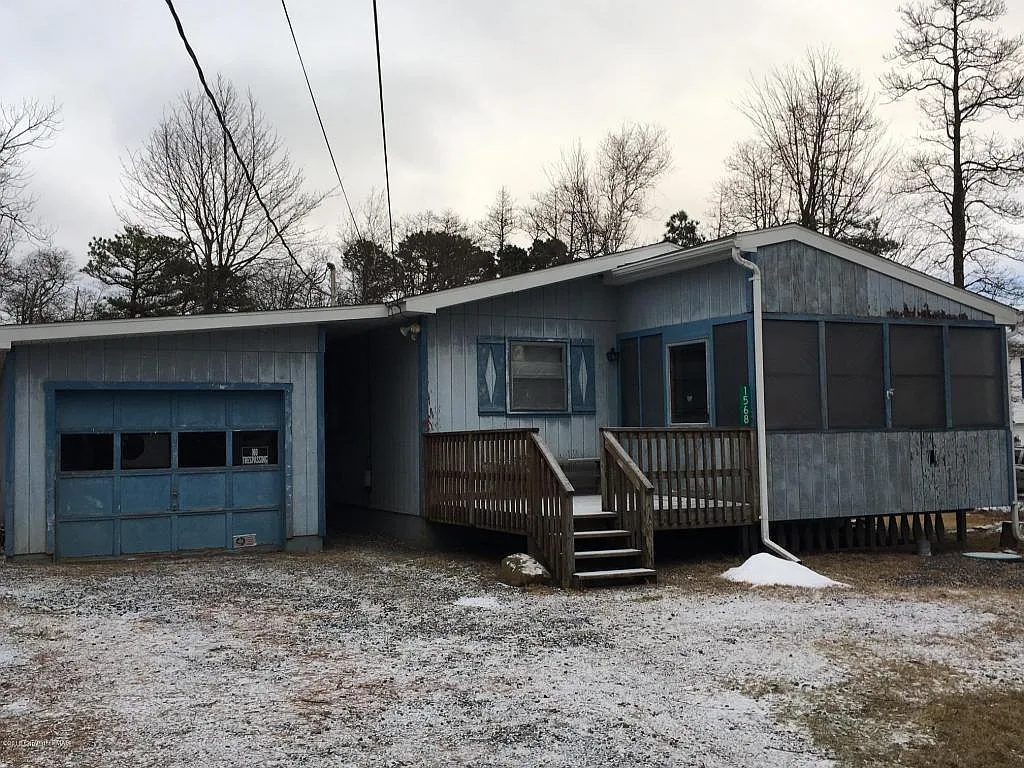 1568 Clover Rd photo 1