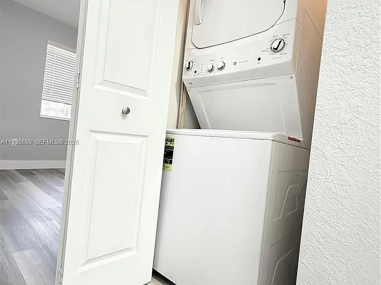 134 SE 28th Ter #5 — Photo 13