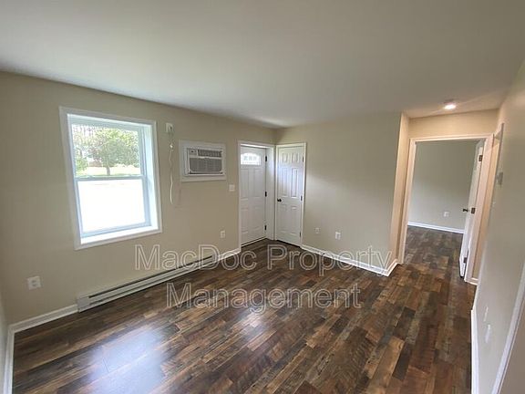 4th image of 114-116 Loch Lane Dr APT 5