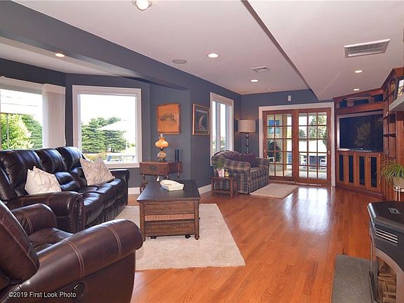 4th image of 34 Cliff Dr