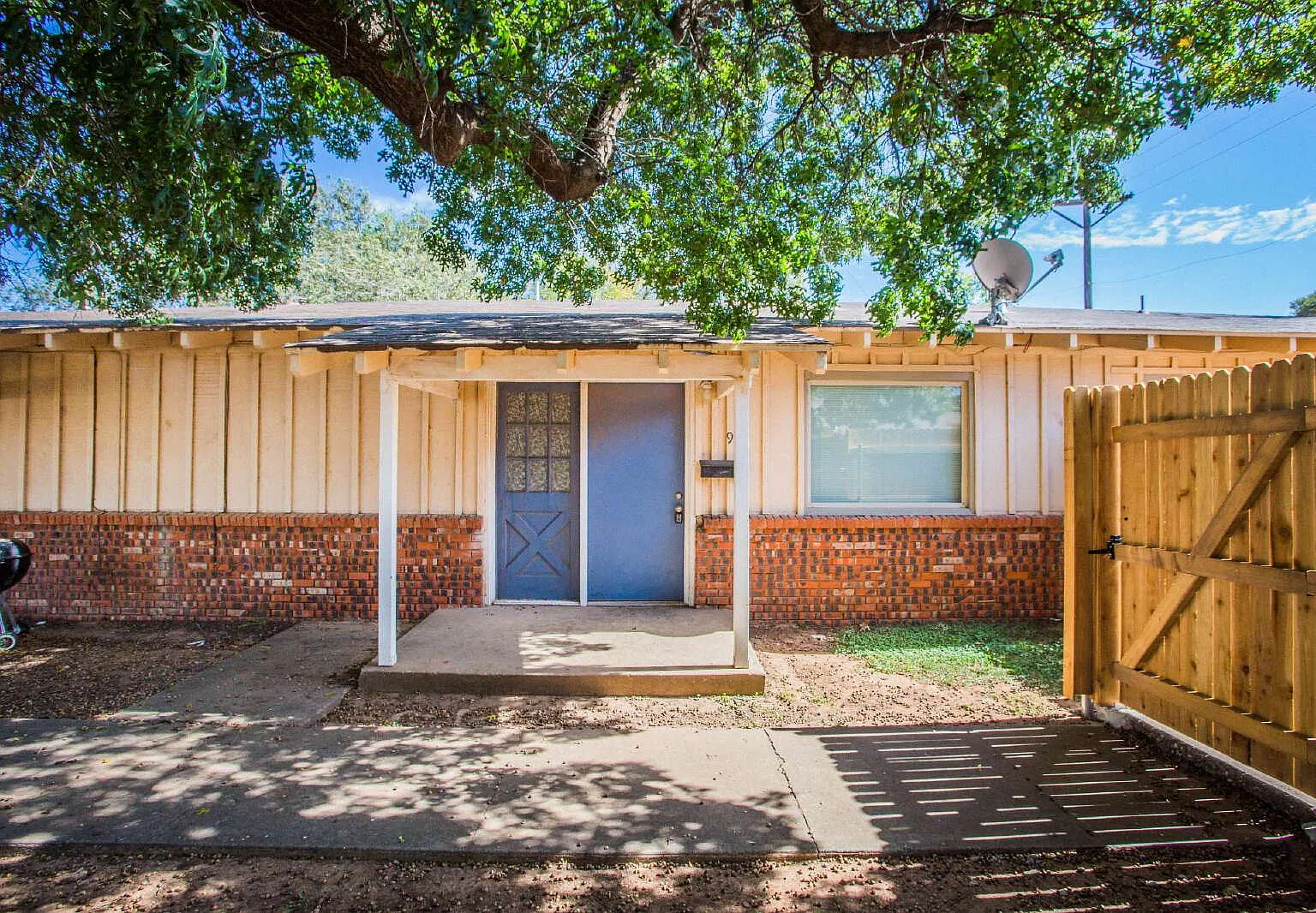2 bed, 1.0 bath, 1085 sqft, $800 — Photo 1