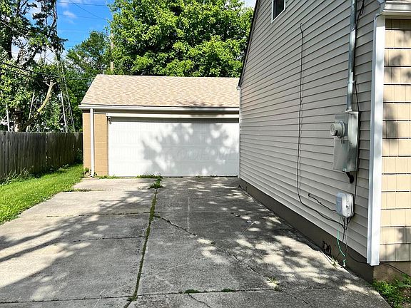 4th image of 2449 Wilson Ave