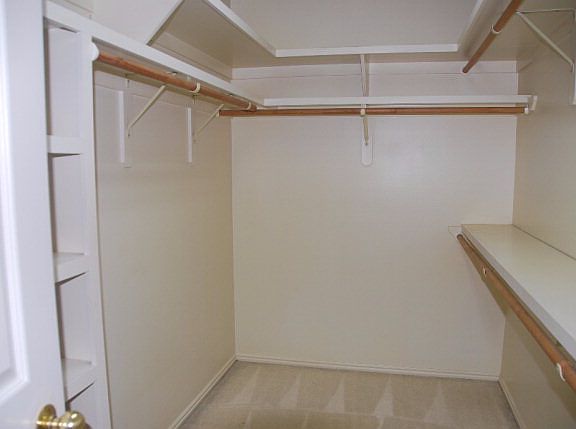 4th image of 3220 Chaparral Dr