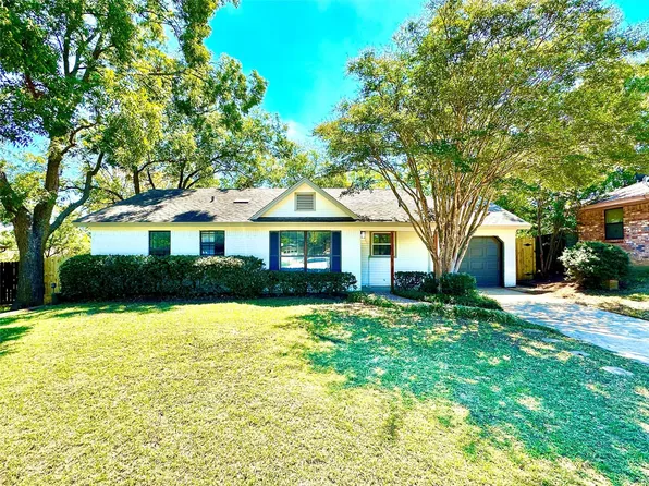 907 Melanie Ln, Keene, TX 76059