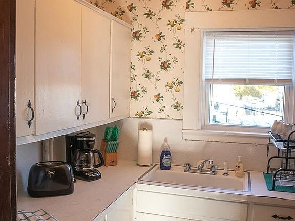 5th image of 56 Eastern Avenue