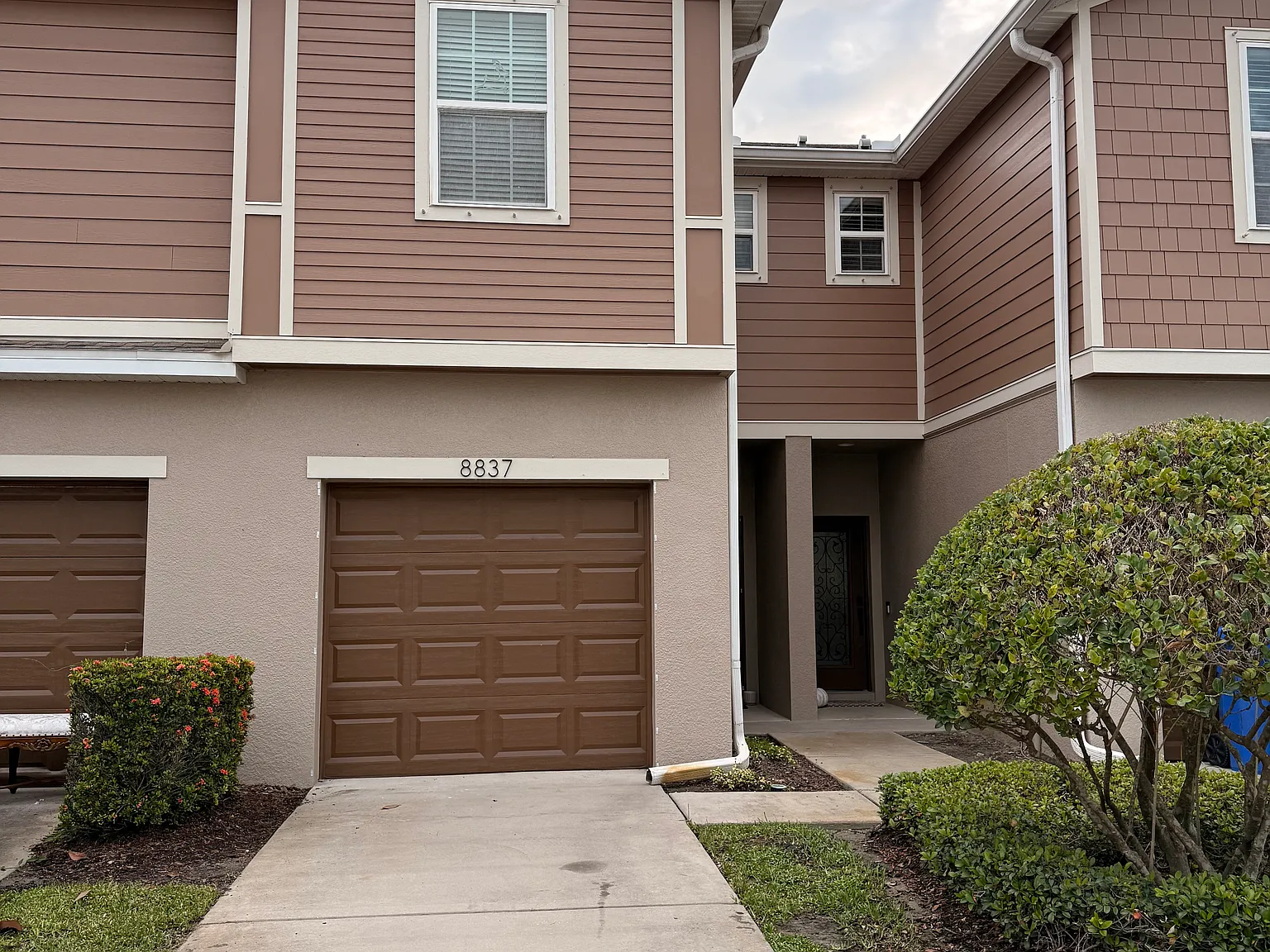 2 bed, 2.5 bath, 1496 sqft, $2,100 — Photo 1