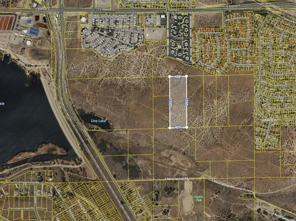 Vic Ave N #S8, Palmdale, CA 93591